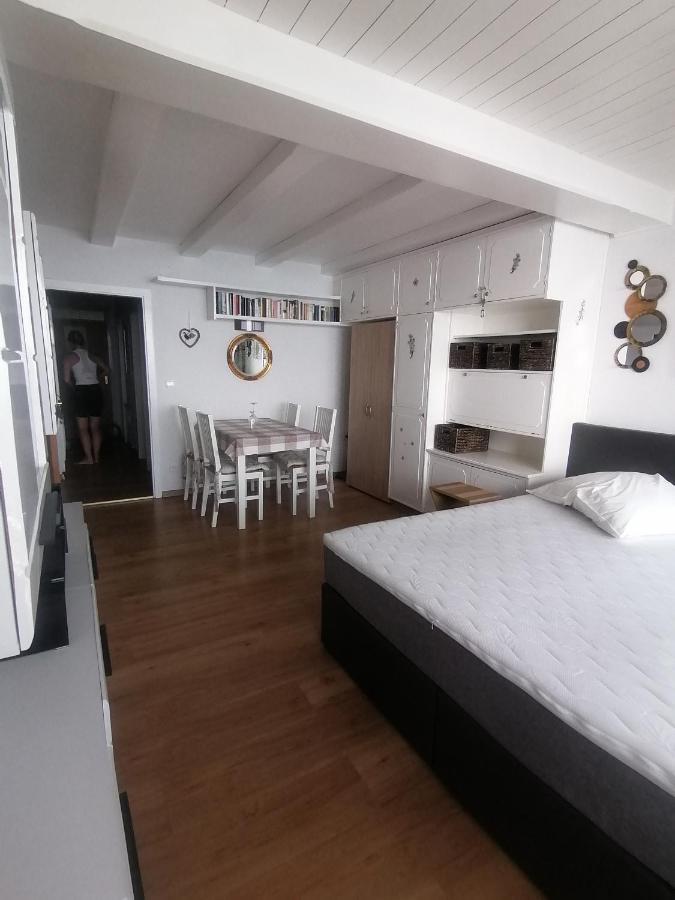 Haus Enzian - Apartment Gerlitzen Kanzelhohe Exteriér fotografie